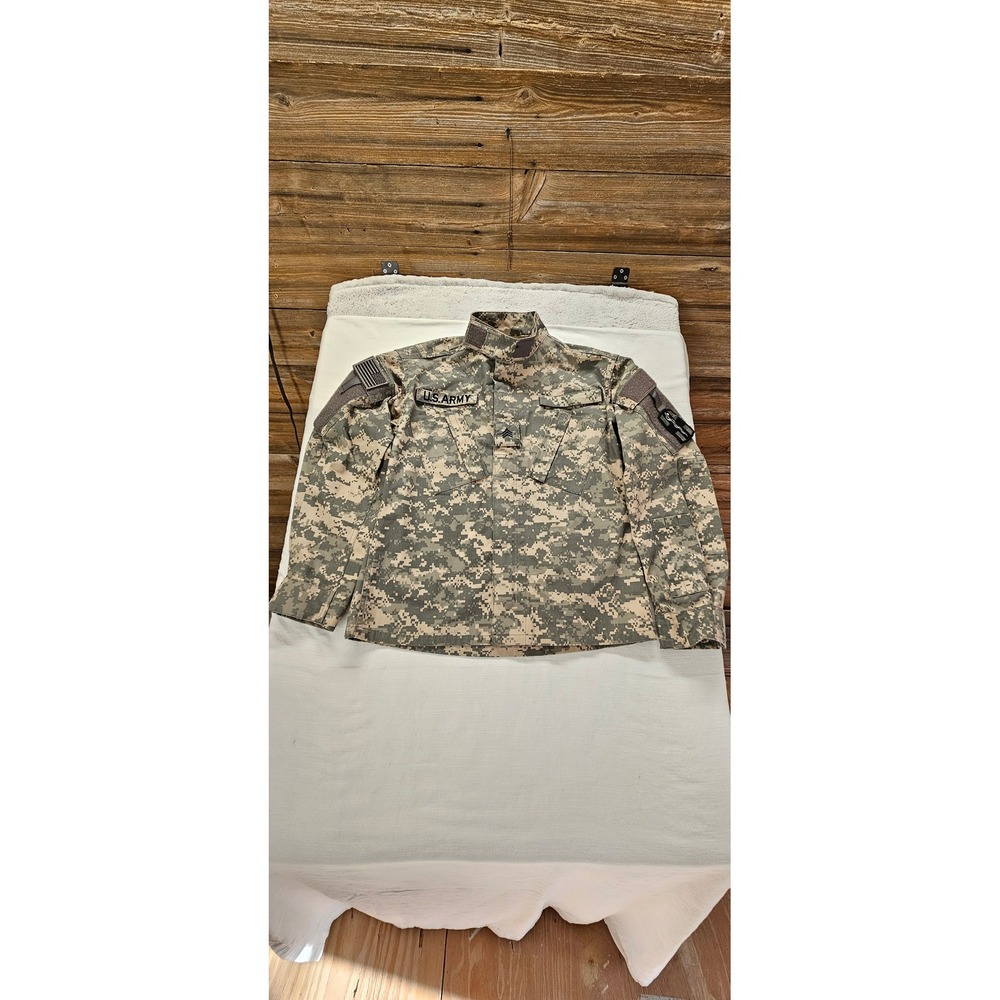 US Army ACU Digital Camo Combat Uniform Coat Jacket Small Short Sergeant Medical